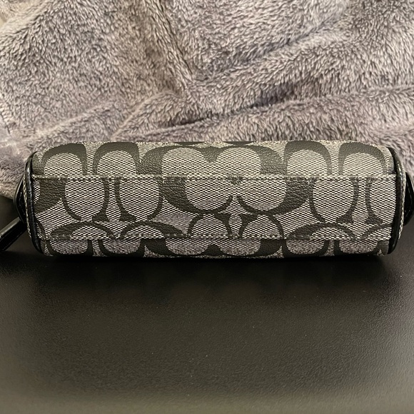 Black and Gray Cosmetic Bag - Picture 8 of 8